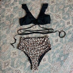 Cupshe Black and Leopard Bikini